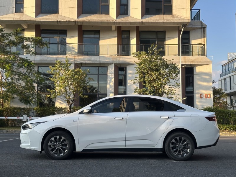 广州22年吉利几何9