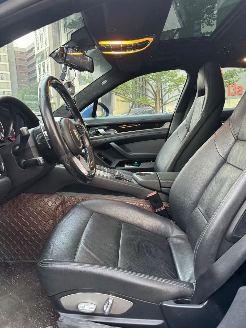 广州22年保时捷帕拉梅拉4