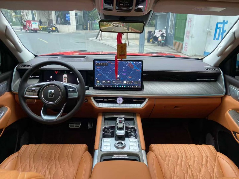 成都25年长城汽车坦克5