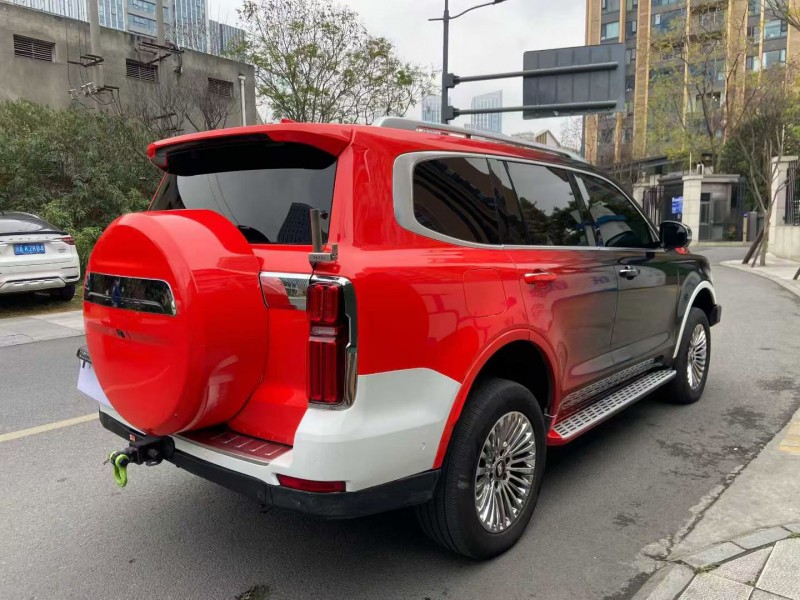 成都25年长城汽车坦克8