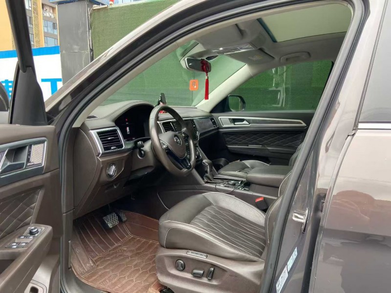 成都19年大众途昂4