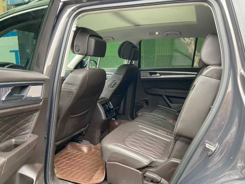 成都19年大众途昂5