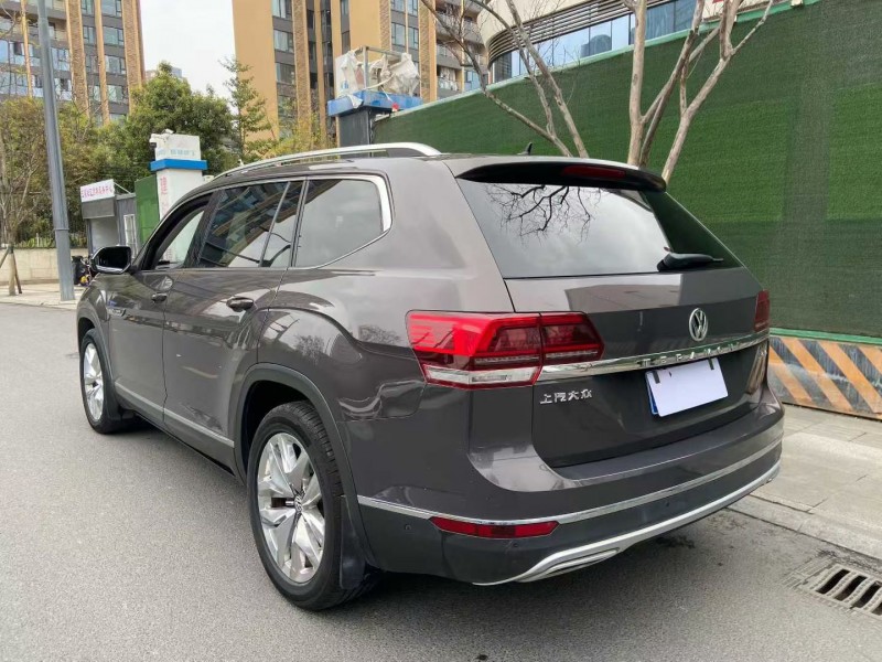 成都19年大众途昂7