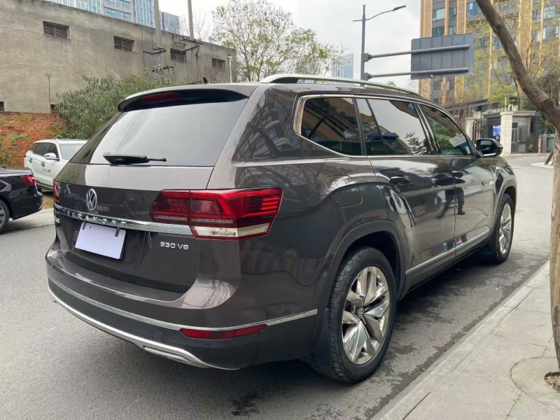 成都19年大众途昂8