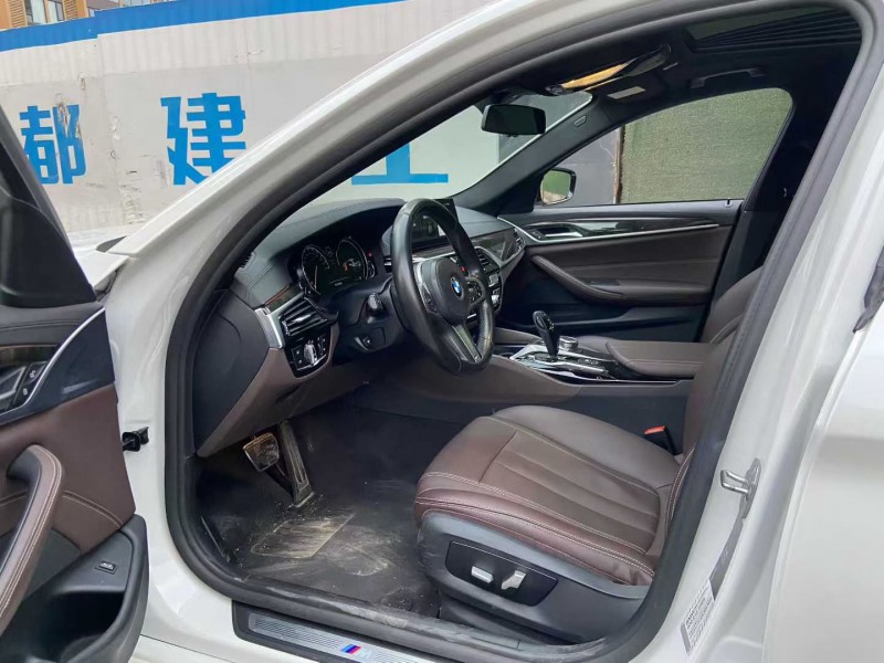 成都18年宝马5系4