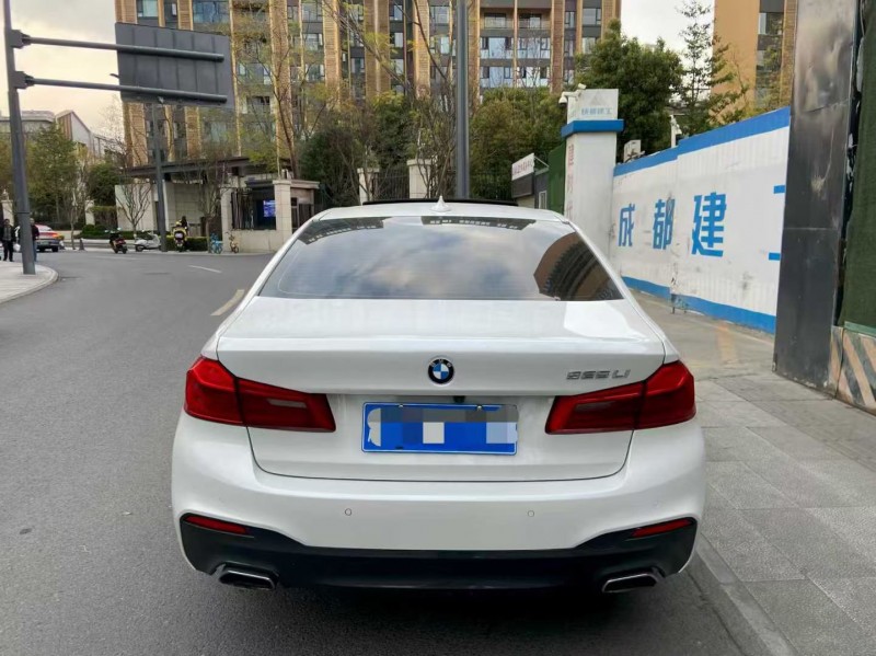 成都18年宝马5系9