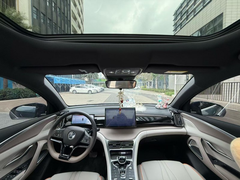 深圳23年比亞迪宋3