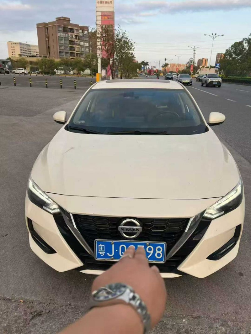 佛山21年日产轩逸1