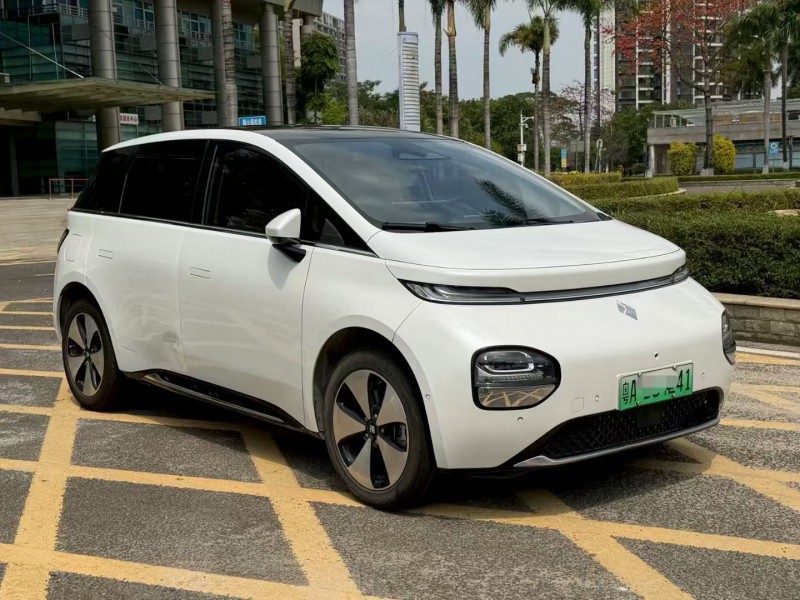 茂名23年宝骏云朵2