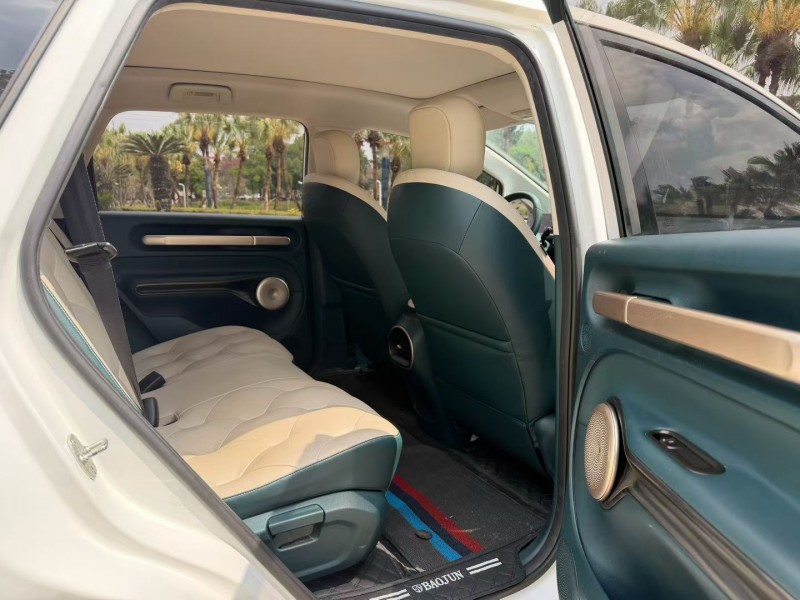 茂名23年宝骏云朵4