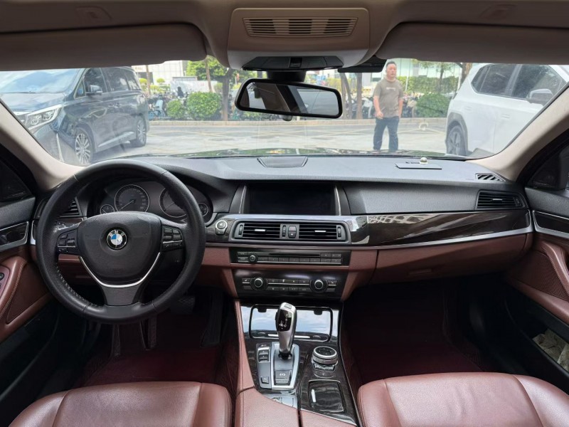 深圳16年宝马5系3