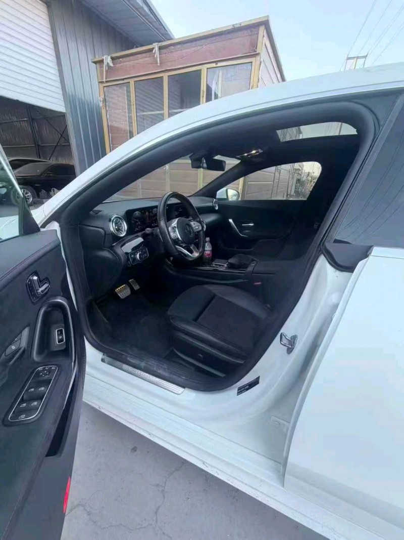天津21年奔驰CLA8
