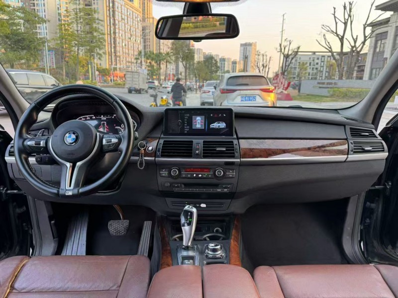 江门12年宝马X53