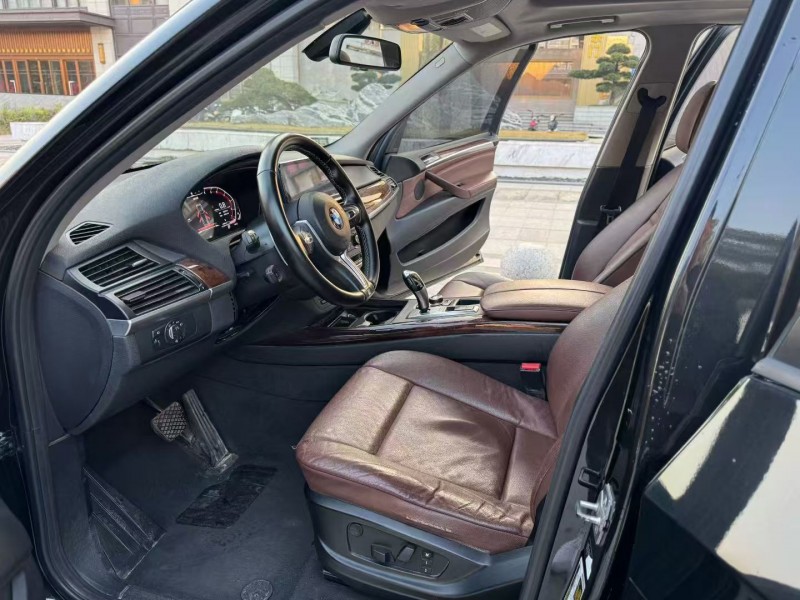 江门12年宝马X57