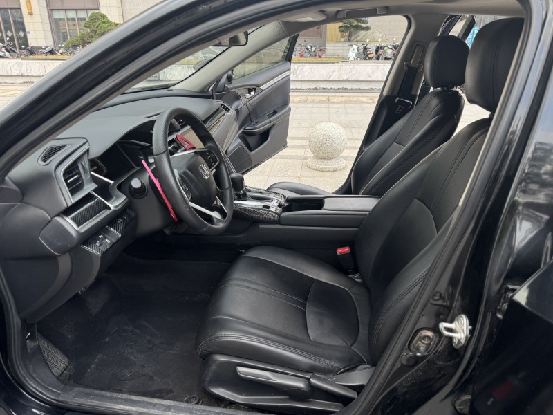 佛山18年本田思域7