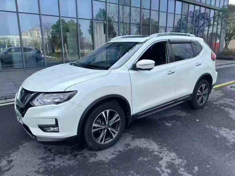 常德21年日产奇骏3