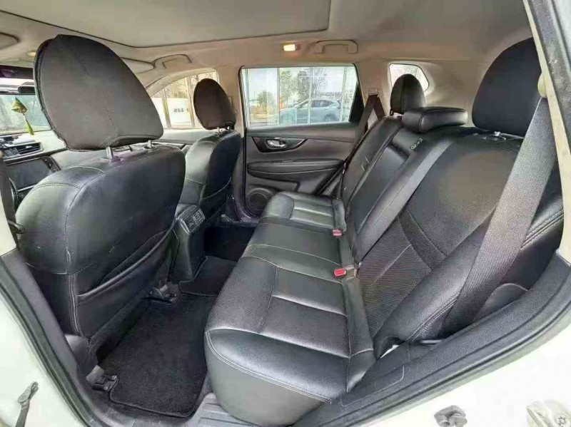 常德21年日产奇骏6