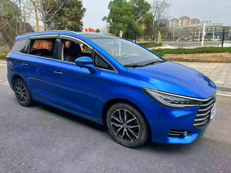 邵陽18年比亞迪宋MAX2