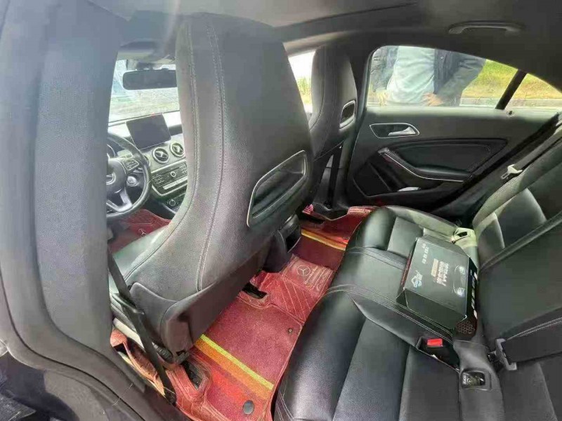 衡阳17年奔驰CLA5