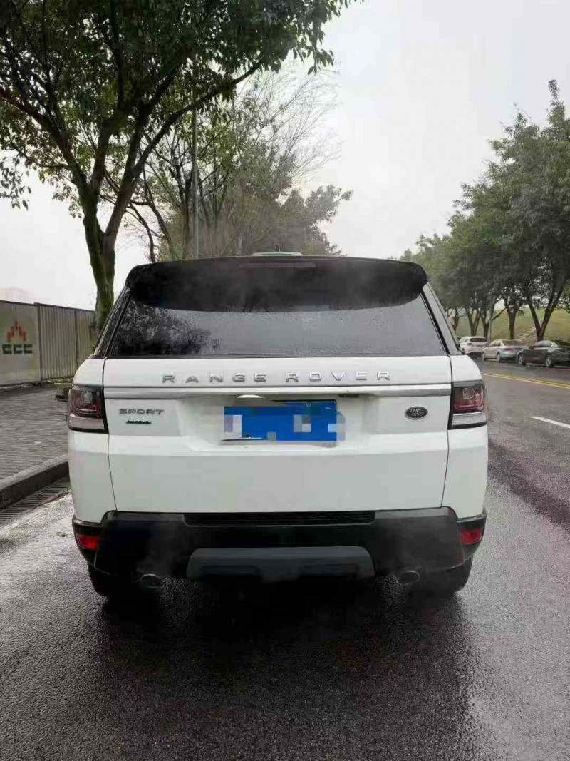 重庆17年路虎揽胜运动7