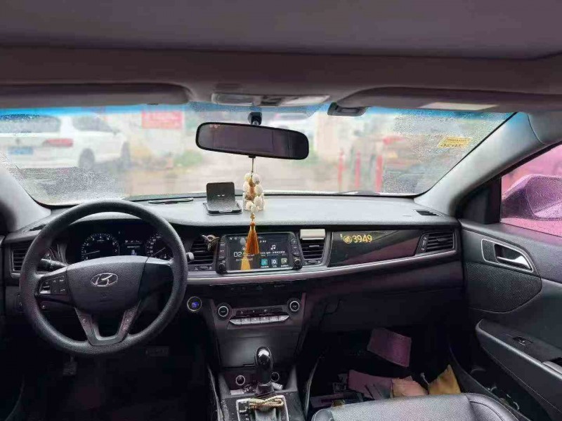 湖州18年现代名图5