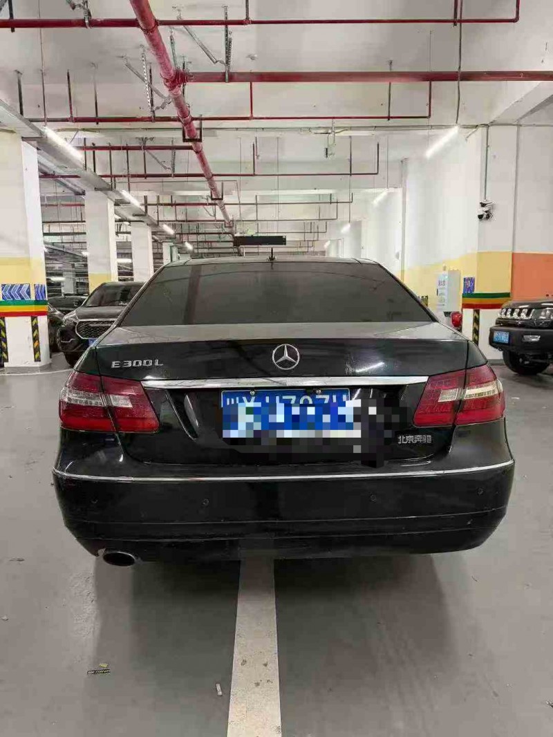 重庆12年奔驰E8