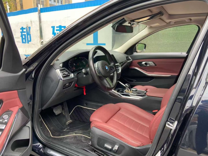 成都21年宝马3系4