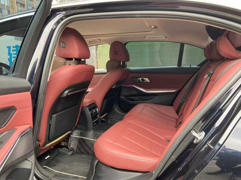 成都21年宝马3系5