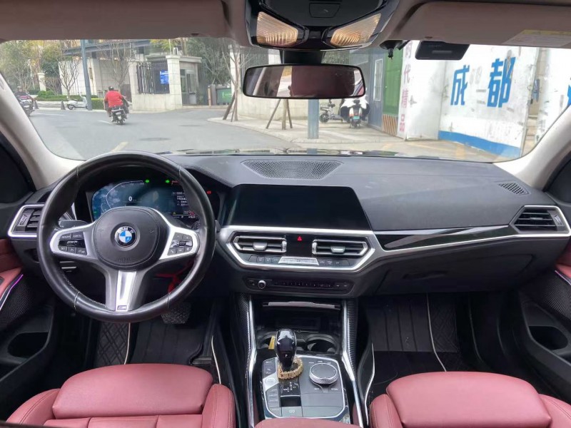 成都21年宝马3系6