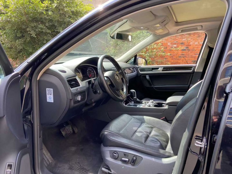 成都15年大众途锐4