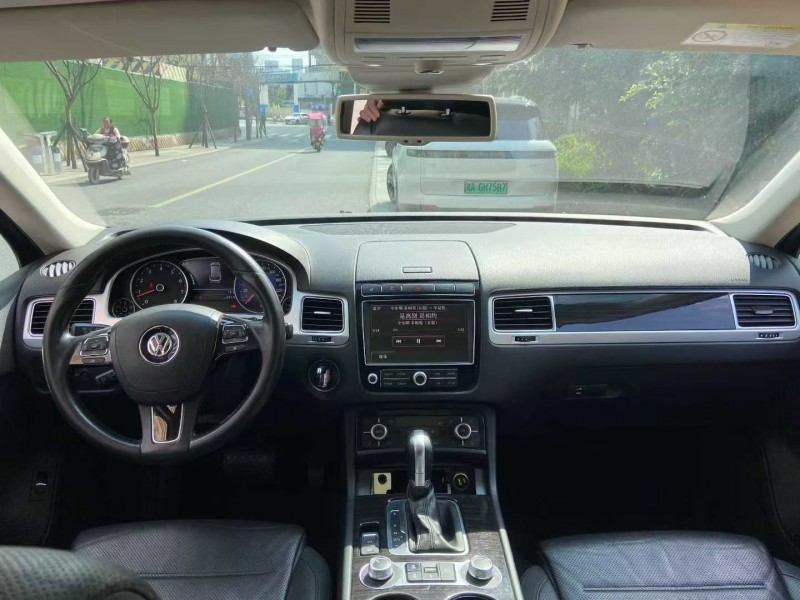 成都15年大众途锐6