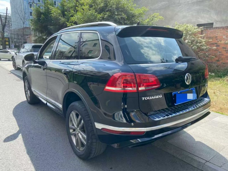 成都15年大众途锐7