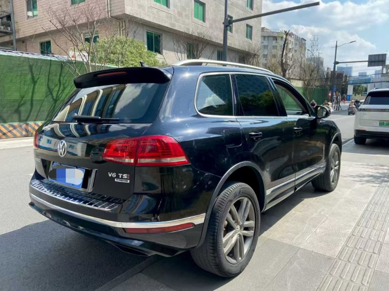 成都15年大众途锐8