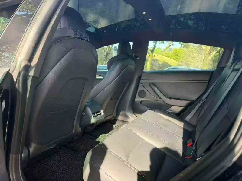 重庆22年特斯拉MODEL 35