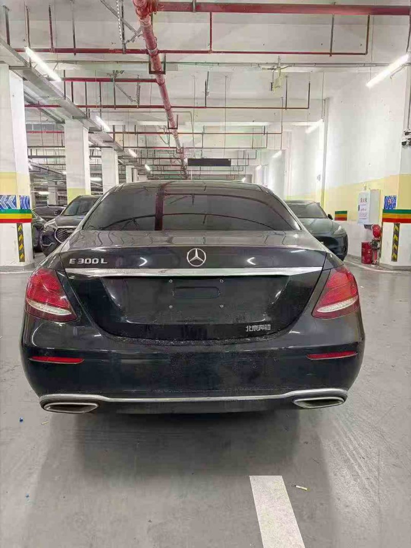 重庆19年奔驰E8