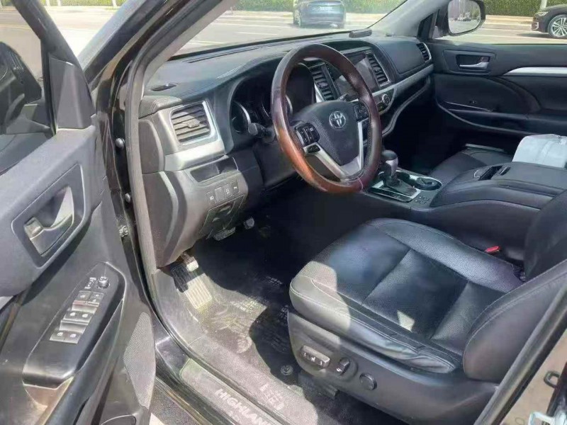 淮北19年丰田汉兰达4