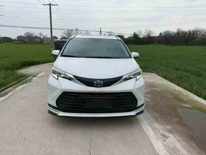 金华25年丰田塞纳1