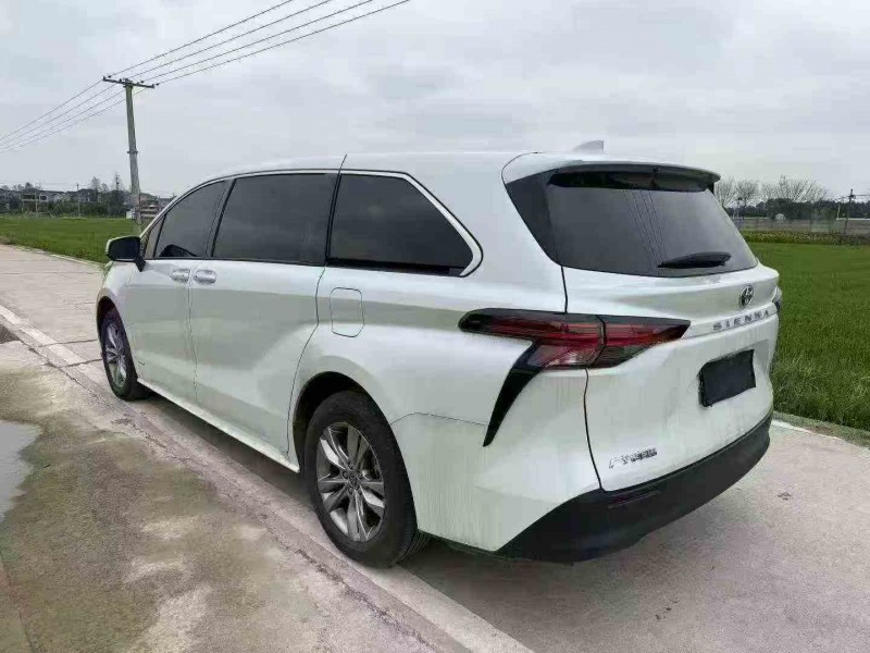 金华25年丰田塞纳8