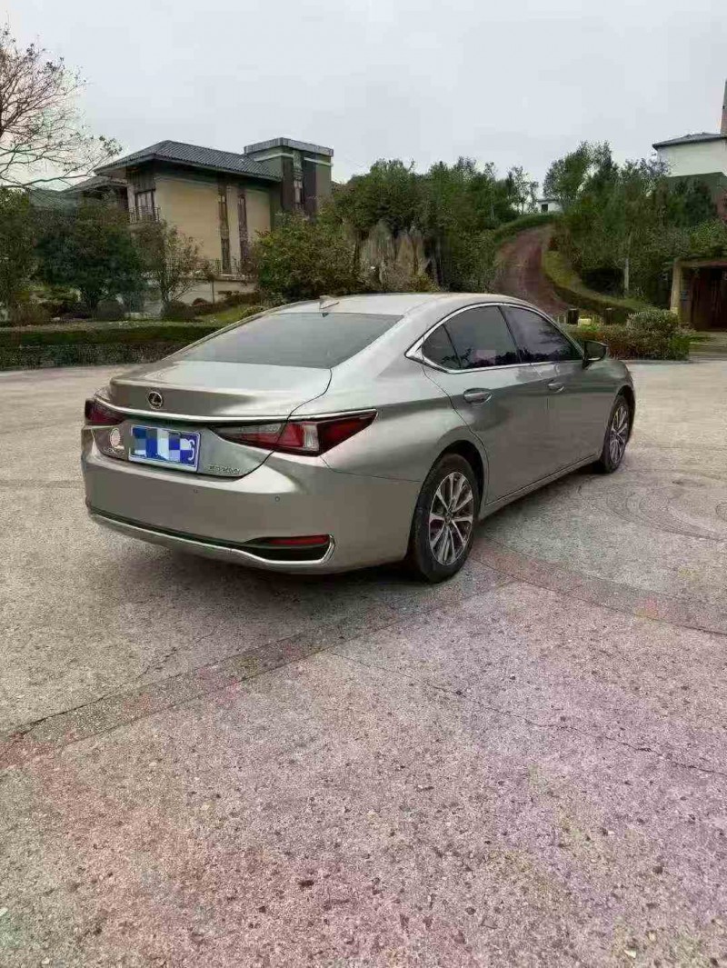 梧州22年雷克萨斯ES8