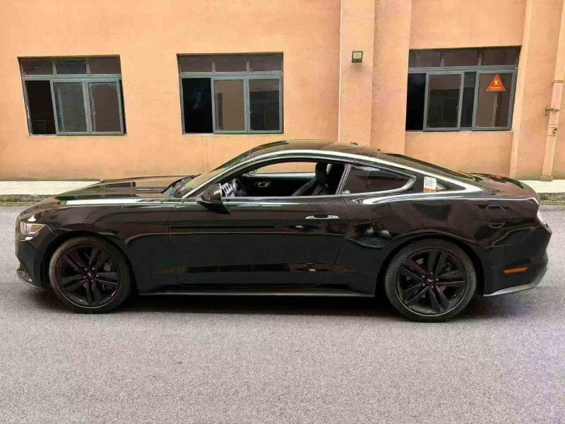 重庆18年福特野马6