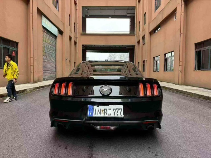 重庆18年福特野马9