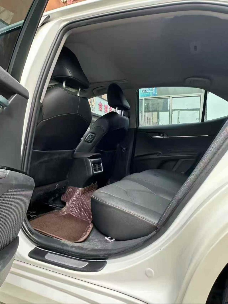 佛山23年丰田凯美瑞5