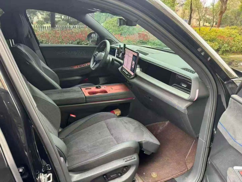 邵阳25年大众途昂5