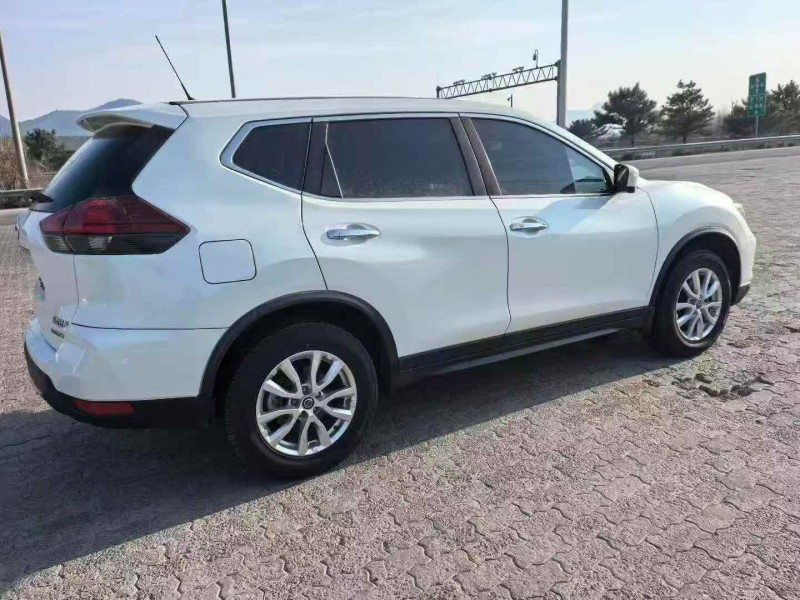 保定19年日产奇骏7