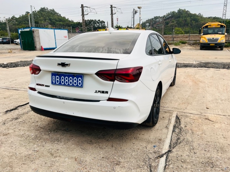 东莞20年雪佛兰科鲁泽6