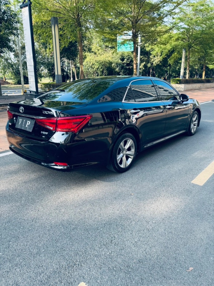 东莞16年丰田皇冠6