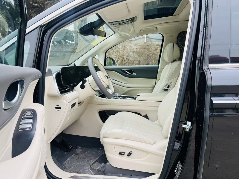 烟台25年岚图汽车梦想家2