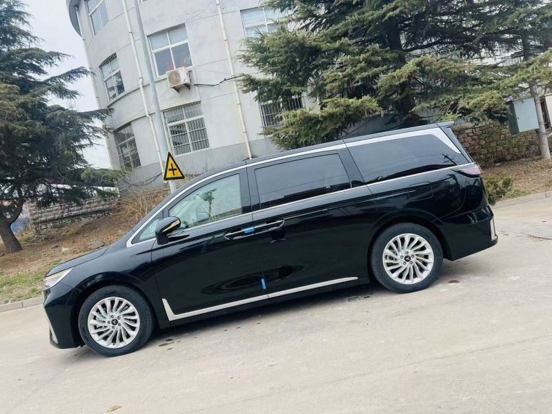 烟台25年岚图汽车梦想家7