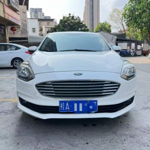 百色19年福特福睿斯