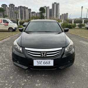 南宁12年本田雅阁